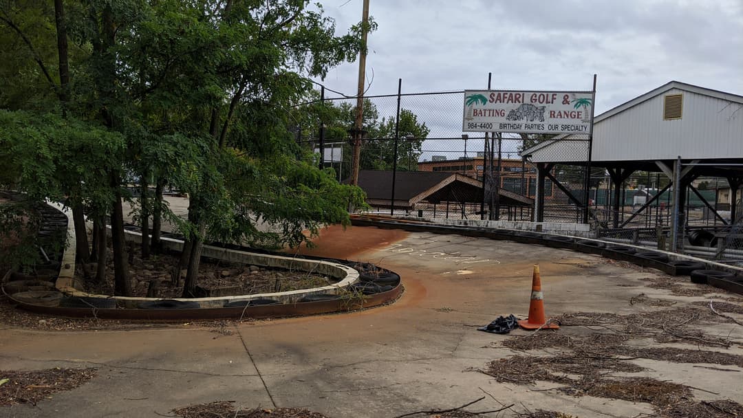 Safari Golf & Batting Range