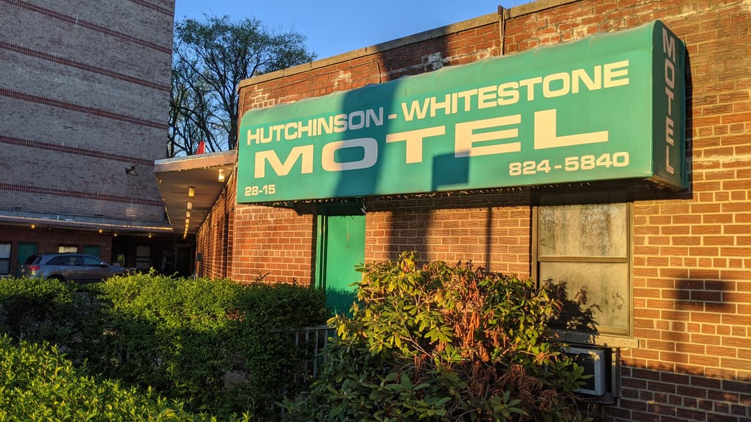 Hutchinson-Whitestone Motel